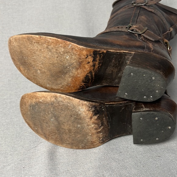 Frye Carmen 3 strap brown distressed leather boots, size 8.5 - Picture 8 of 10